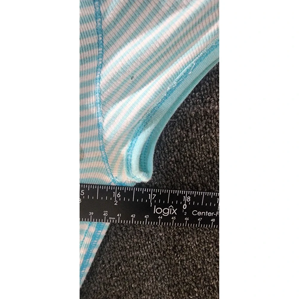Vintage Y2KHollister Blue White Striped Ribbed V-Neck Short Sleeve Top Size M - Picture 5 of 6